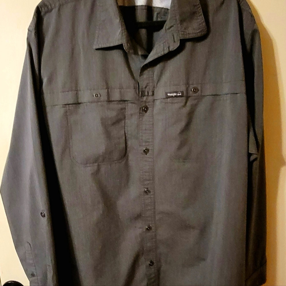 XXL Long Sleeve Wrangler Button Up Shirt